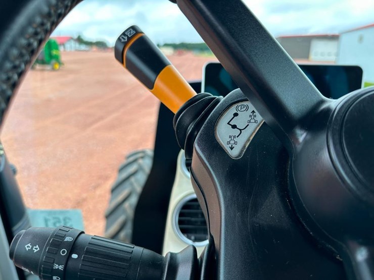 2020-new-holland-t8.320-image-73