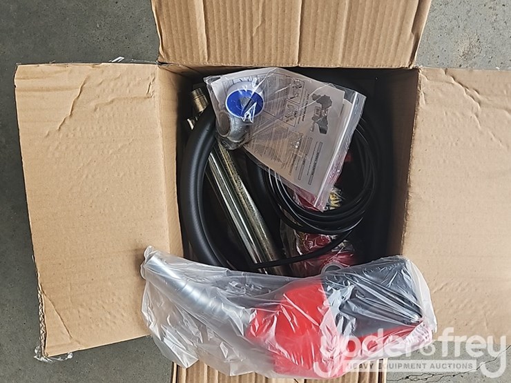 unused-fuel-boss-dispencer-unit-c/w-12v-dc-pumps-12.5-gpm,-40'-hose-reel-image-4