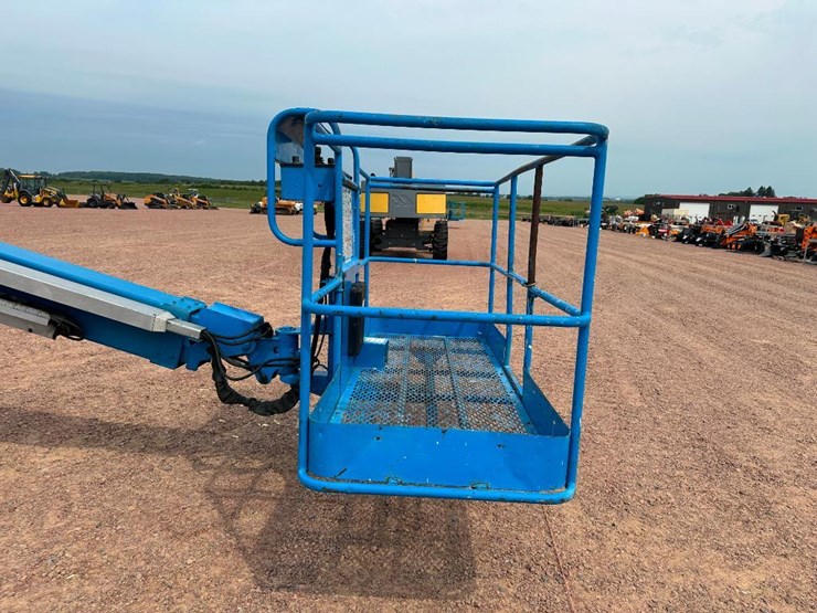 2008-genie-s40-image-33