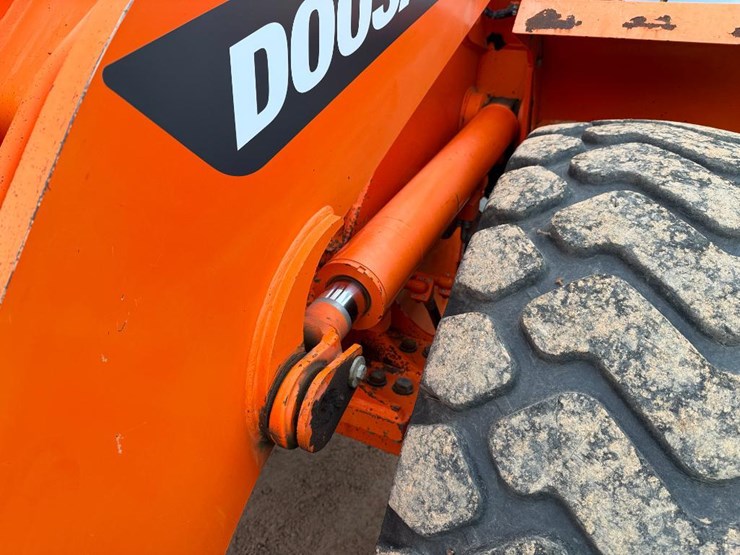 2017-doosan-dl220-5-image-29