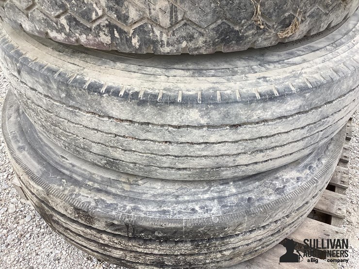 285/75r24.5-tires-&-rims-image-14