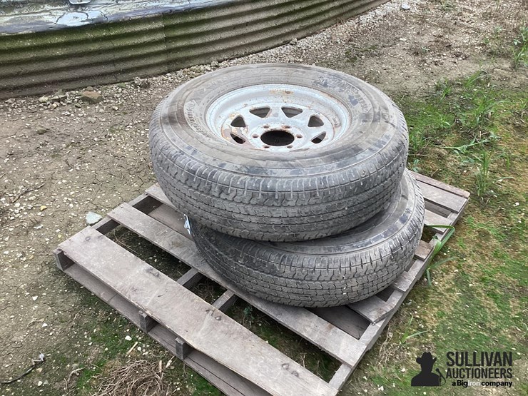 235/85r16-tires-&-rims-image-2