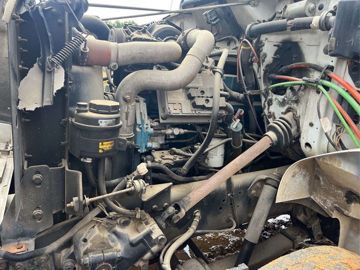2000-international-4700-image-21