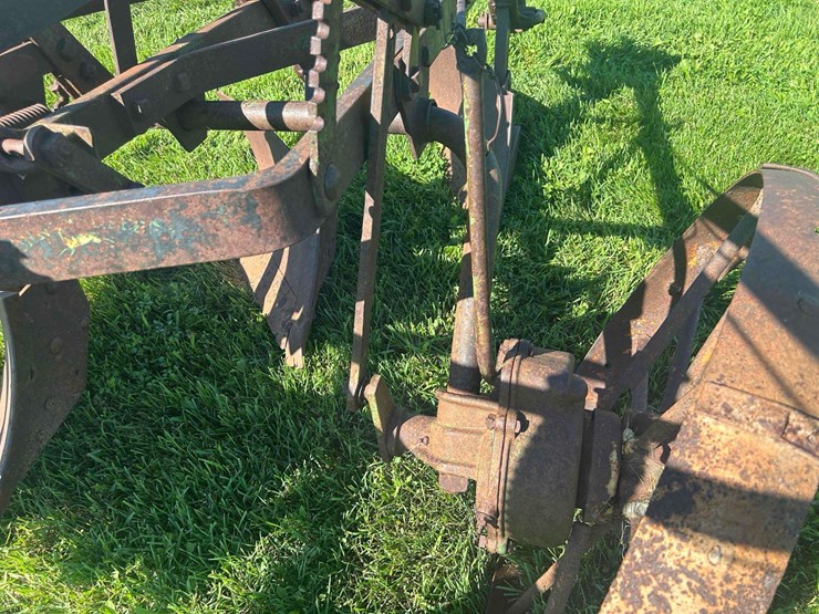 john-deere-plow-image-15
