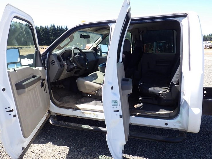 2009-ford-f550-image-15