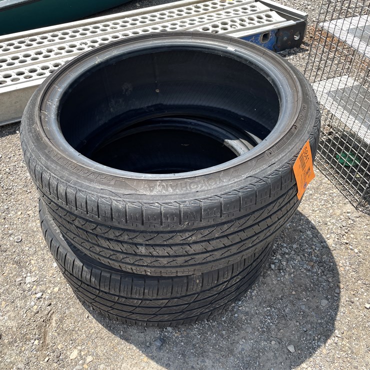 #6356 • (2) 225/40R18 Tires