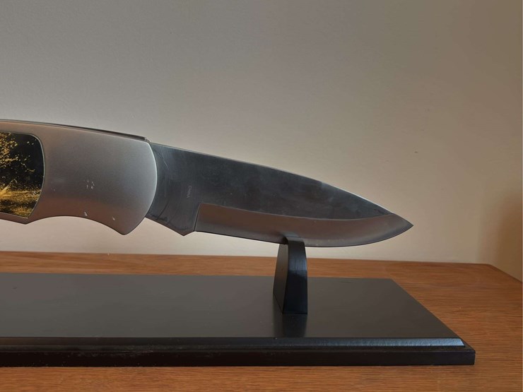 giant-vietnam-war-pocket-knife-on-stand-image-13