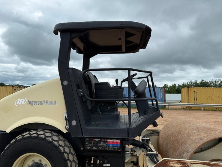 2002-ingersoll-rand-sd70d-image-12