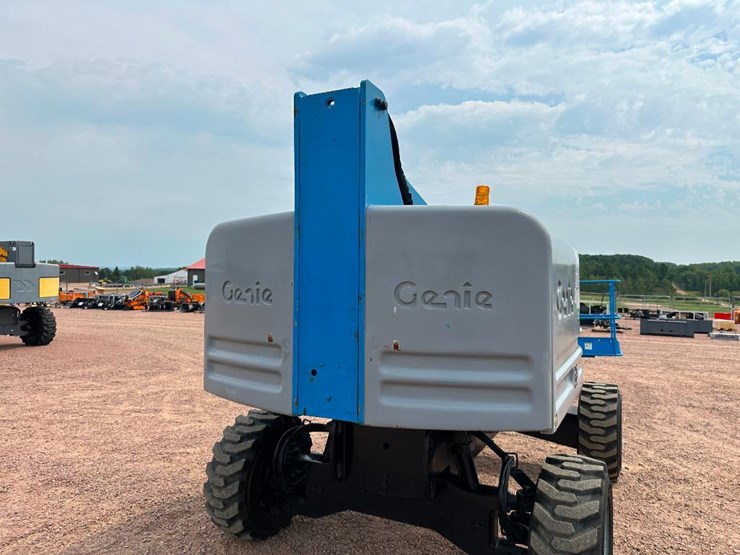 2008-genie-s40-image-22