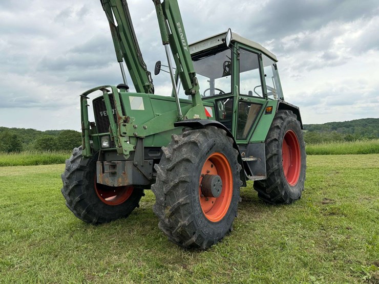one-owner-fendt-305-lsa-with-loader-image-1