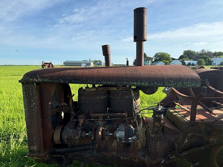 huber-4-cylinder-tractor-image-44