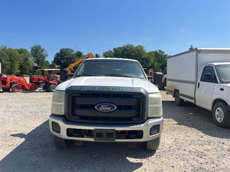 ford-f350-xl-image-6