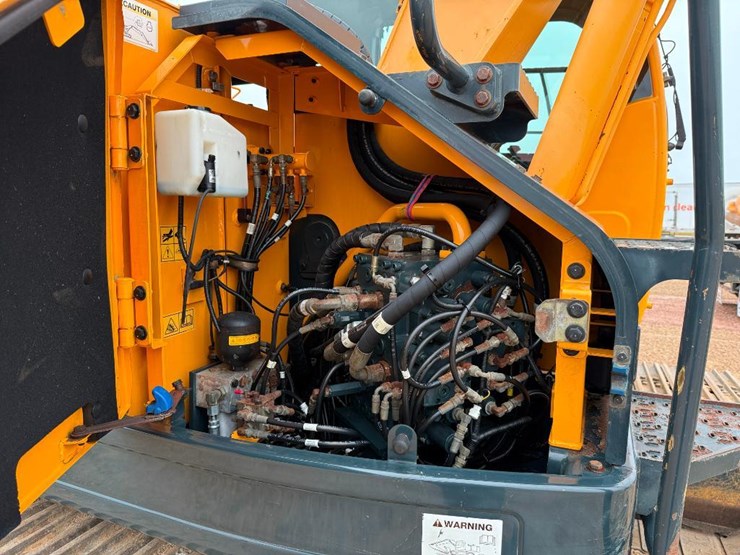 2013-hyundai-hx145-lcr-image-42