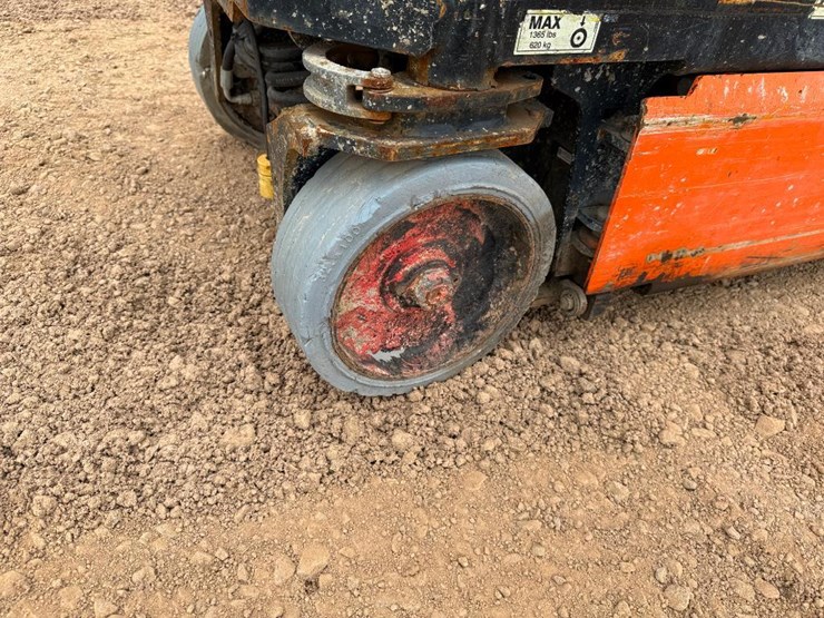 2017-jlg-1932r-image-9