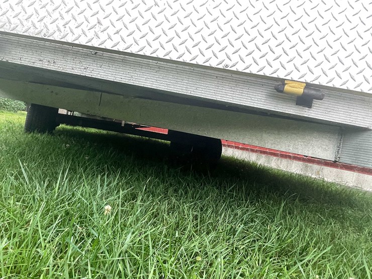 #6693-•-14'-karavan-dual-axle-snowmobile-trailer-image-9