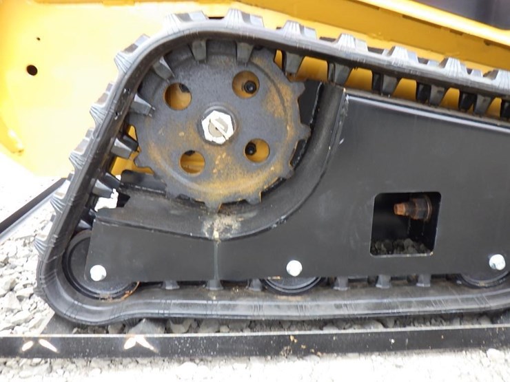 2025-agt-mx-crt23-skid-steer-tracked-loader-image-8