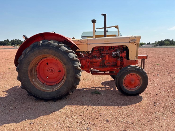 1957-case-900-tractor-image-5