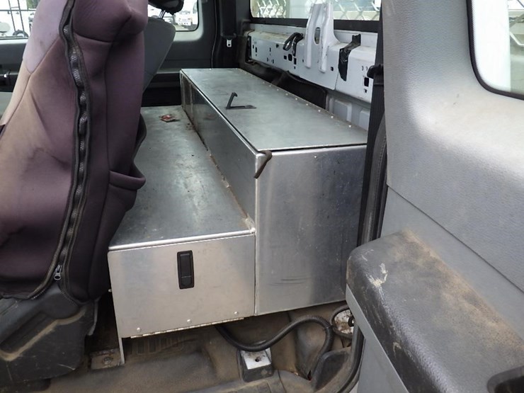2013-ford-f550-image-19