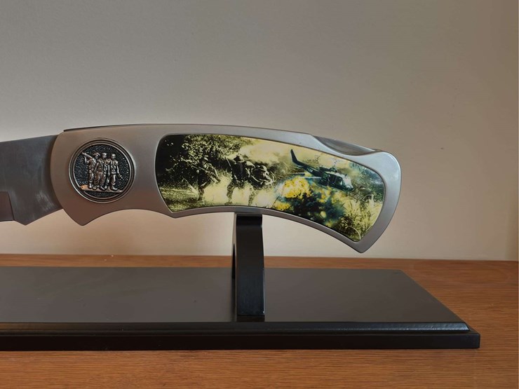 giant-vietnam-war-pocket-knife-on-stand-image-5
