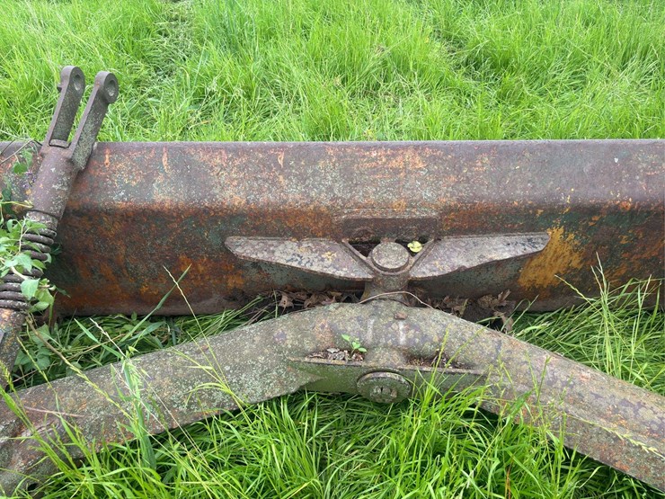caterpillar-r5-crawler-and-blade-image-52
