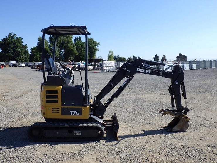 2019-deere-17g-image-3