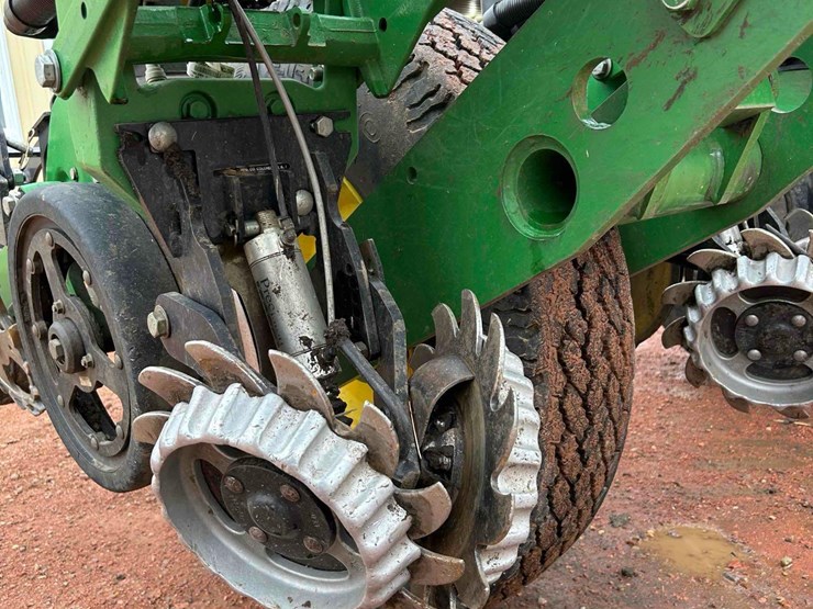 2014-john-deere-1770nt-image-8
