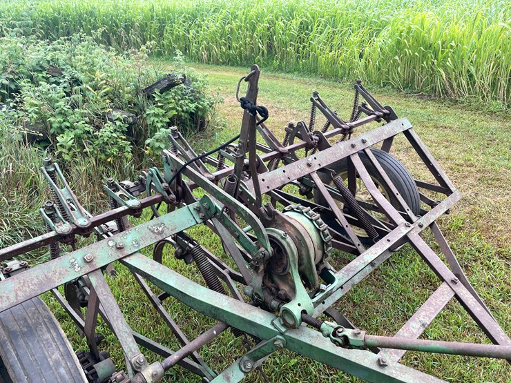 #7452-•-pull-behind-field-cultivator-image-12
