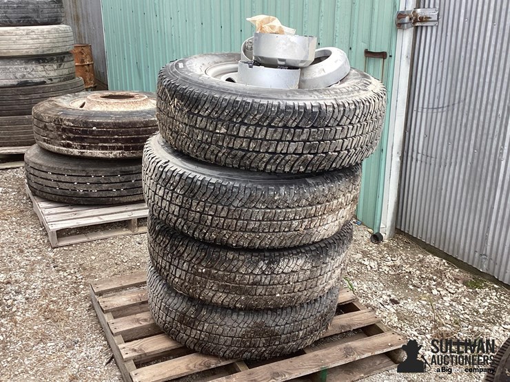 245/75r17-tires-&-rims-image-1