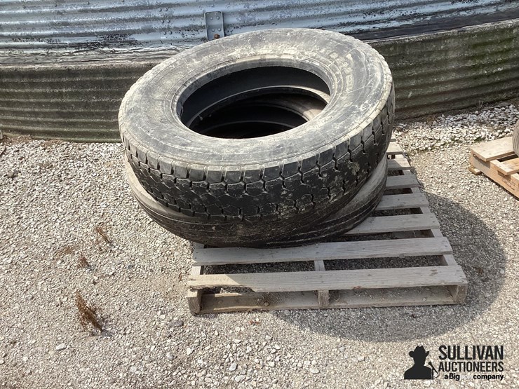 11r24.5-tires-image-3