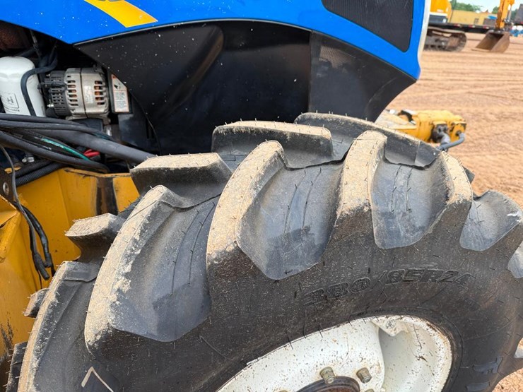 2016-new-holland-ts6.110-image-10