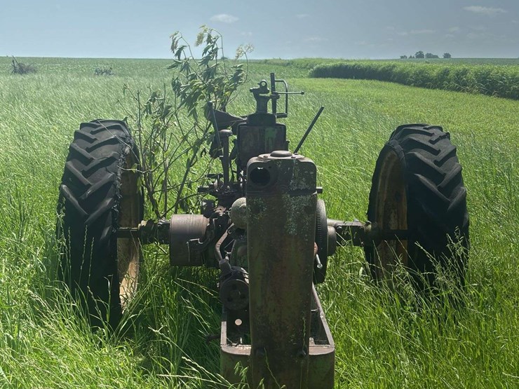 john-deere-model-b-image-8