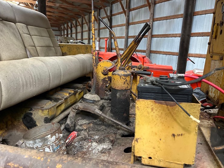 caterpillar-d8-image-38