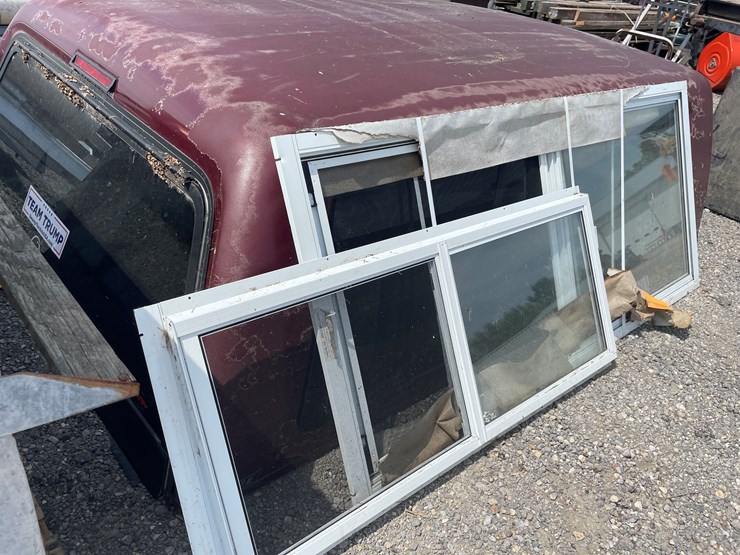#5596-•-(2)-storm-windows-image-1