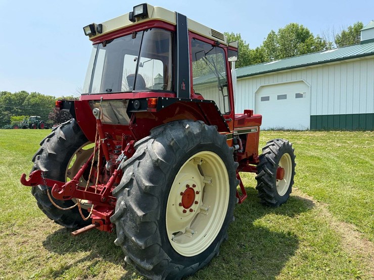 ih-956-xl-mfwd-image-5