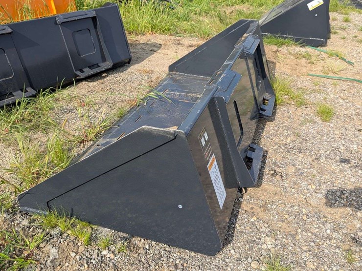 78"-wolverine-track-duty-bucket-tdb-11-78w---skid-steer-image-2