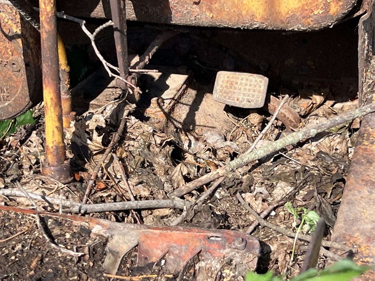 caterpillar-twenty-two-image-42