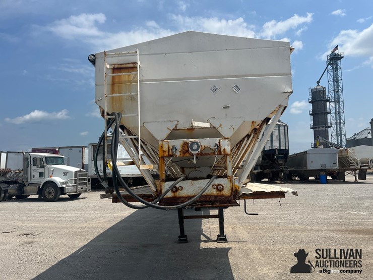 1995-ray-man-t/a-fertilizer-tender-trailer-image-2