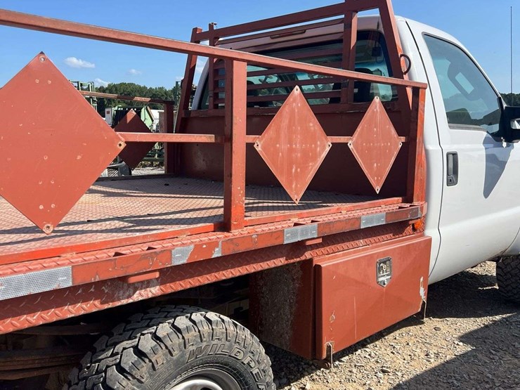 2010-ford-f350-image-18