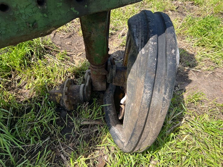 john-deere-70-image-12