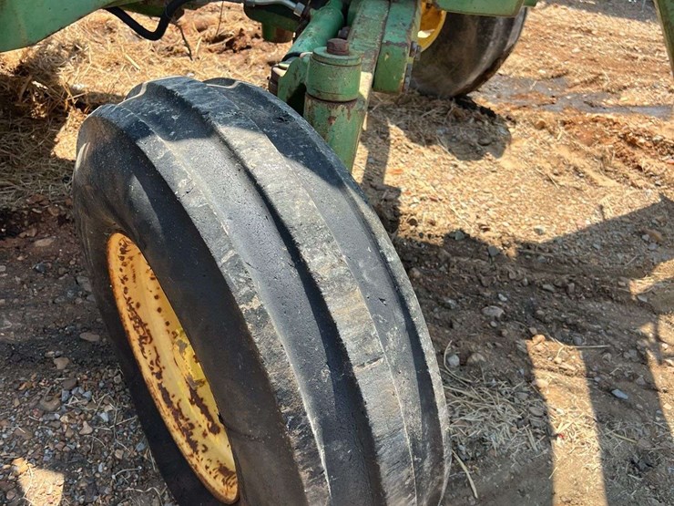 john-deere-2750-image-23