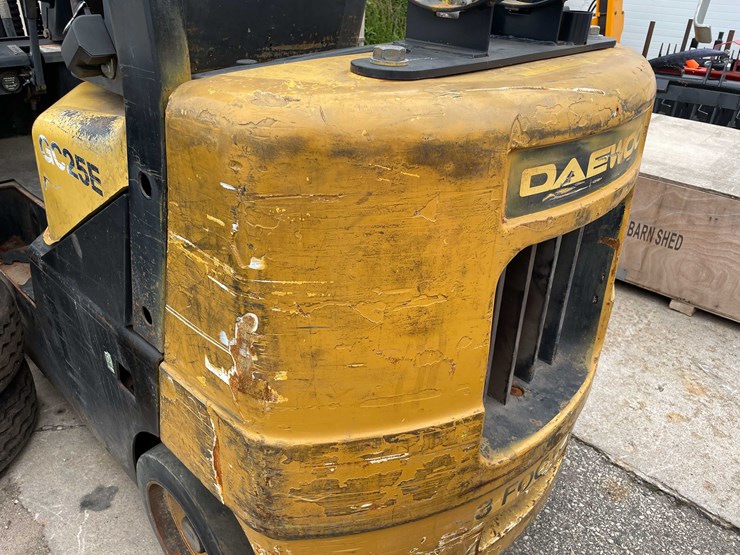 #1365-•-daewoo-5000-lb.-capacity-forklift-(o2)-image-25