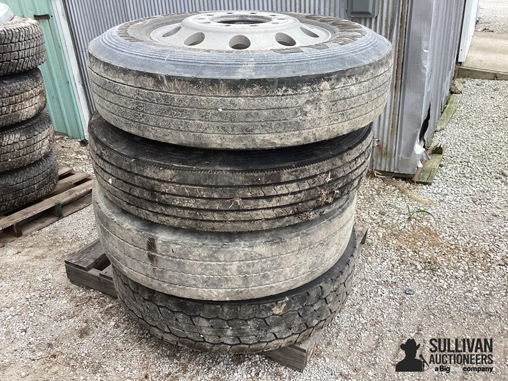 11r24.5-tires-&-rims-image-1
