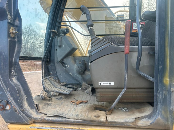 2003-deere-200c-lc-image-47