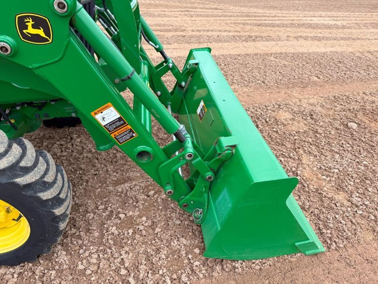2020-john-deere-3033r-image-21