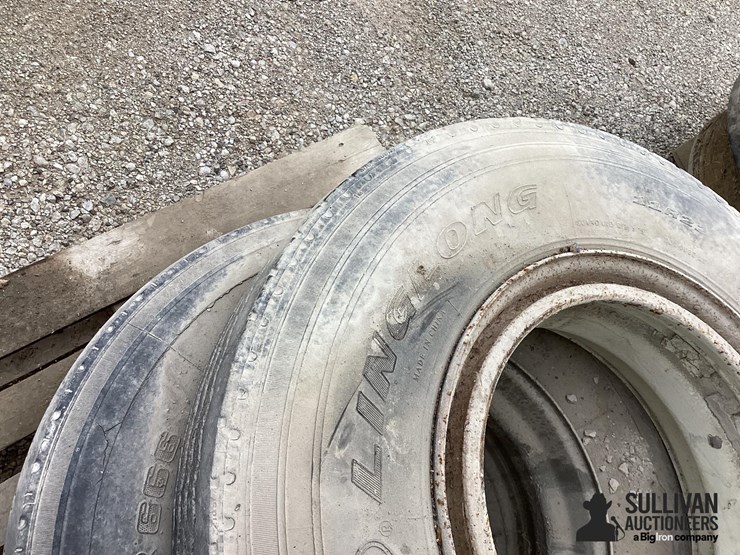 11r22.5-tires-&-rims-image-9