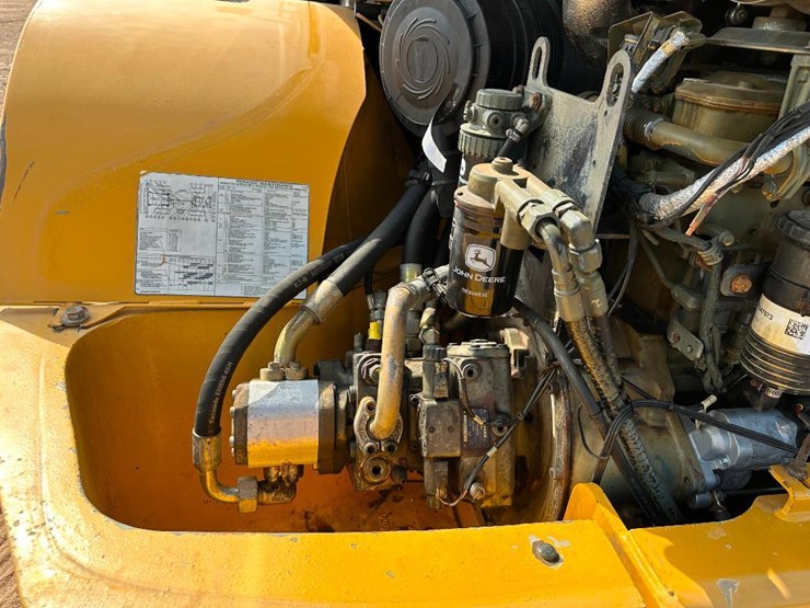 2014-deere-344k-image-42