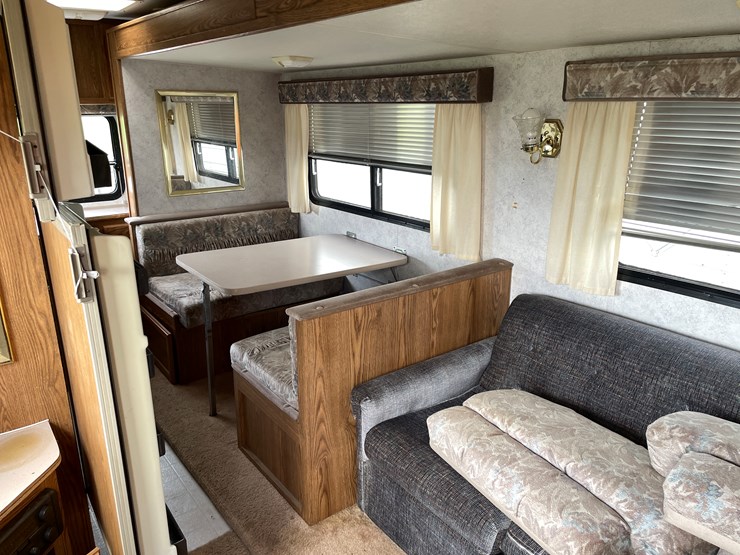 #6294-•-1995-prowler-5th-wheel-travel-trailer-(has-wi-title)-image-16