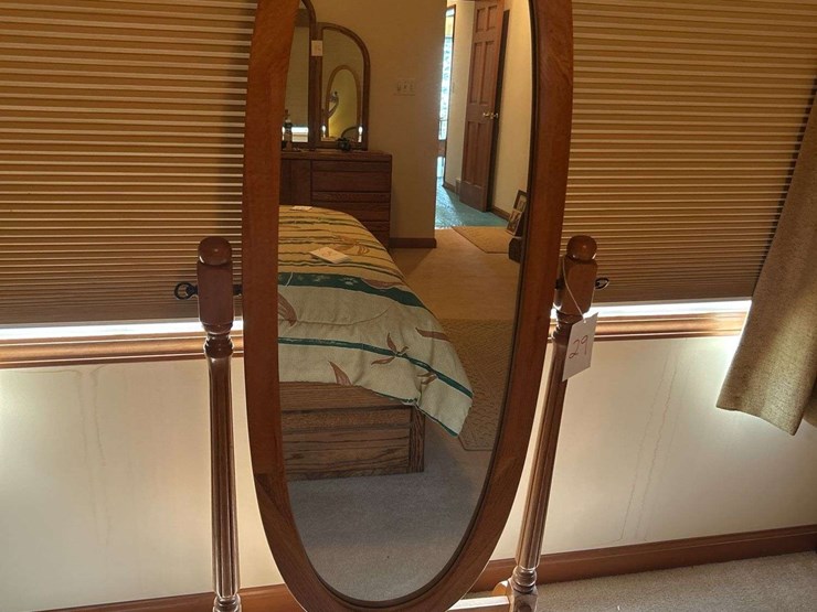 standing-mirror-image-1