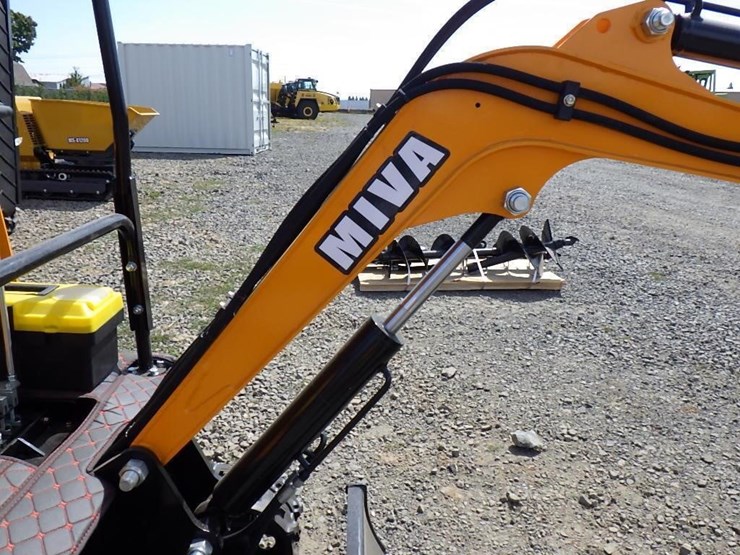 2025-miva-va15-hydraulic-excavator-image-11