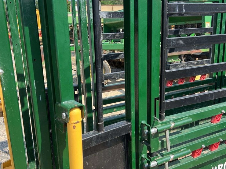 arrowquip-q-catch-86-series-squeeze-chute-image-10